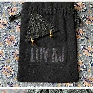 NWT Luv AJ Como Hoops in Gold